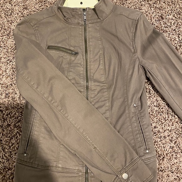 Express Jacket 🤎 - Picture 2 of 6